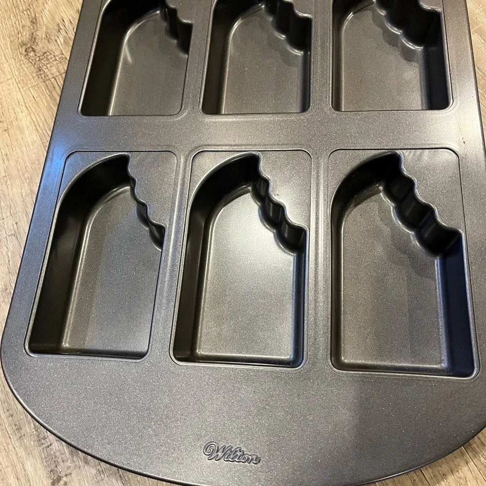 Wilton Baking Pan Dessert Bar with Bite Mark